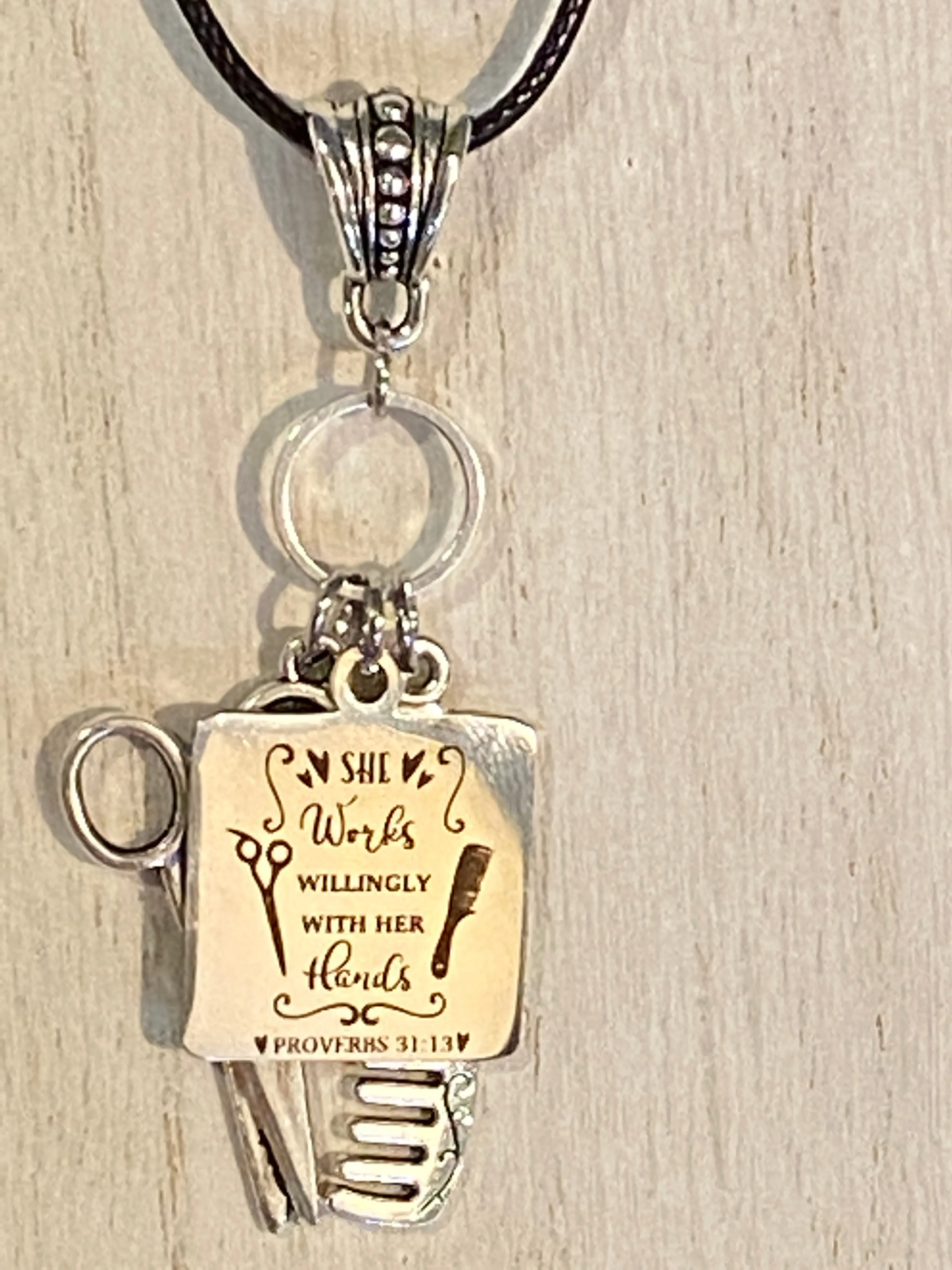 HAIRDRESSER Necklace