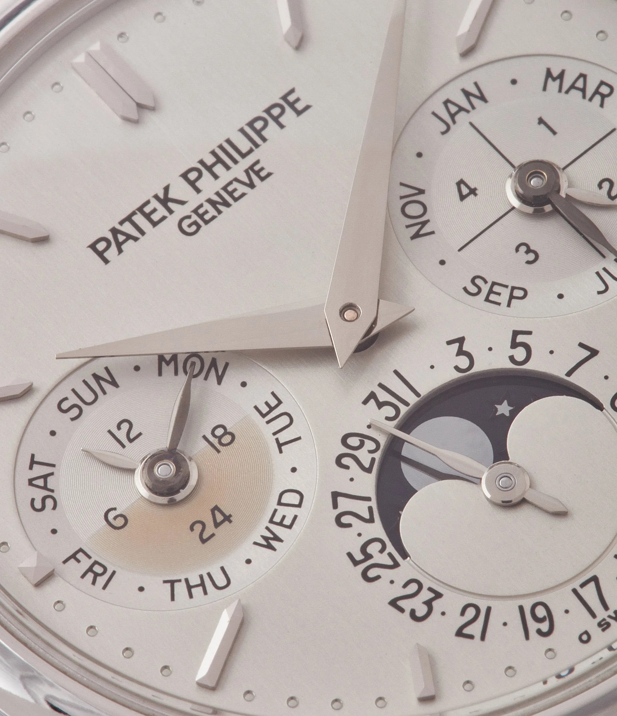 Perpetual Calendar 3940P | Platinum