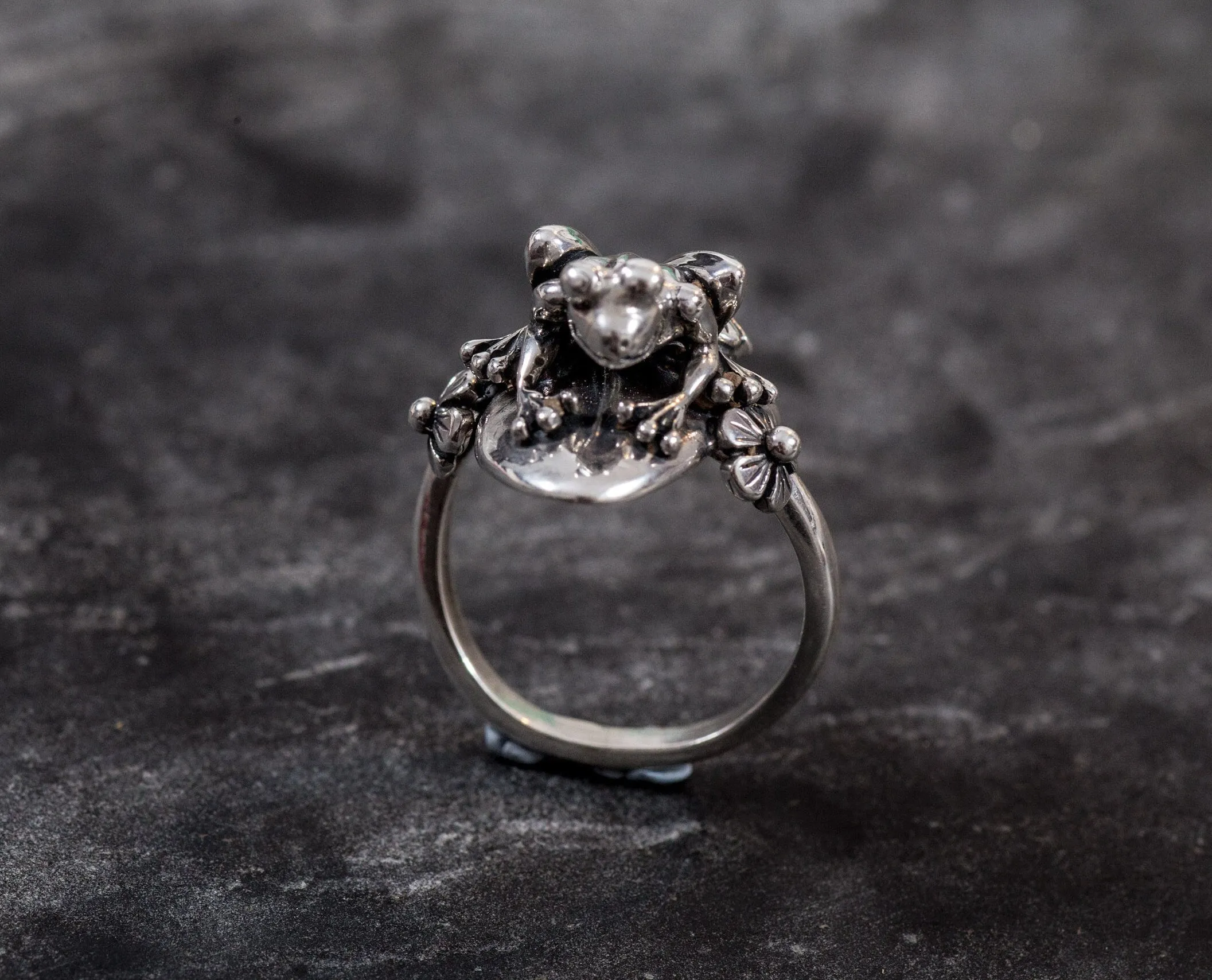 Silver Frog Ring - Small Frog Ring - Silver Animal Ring