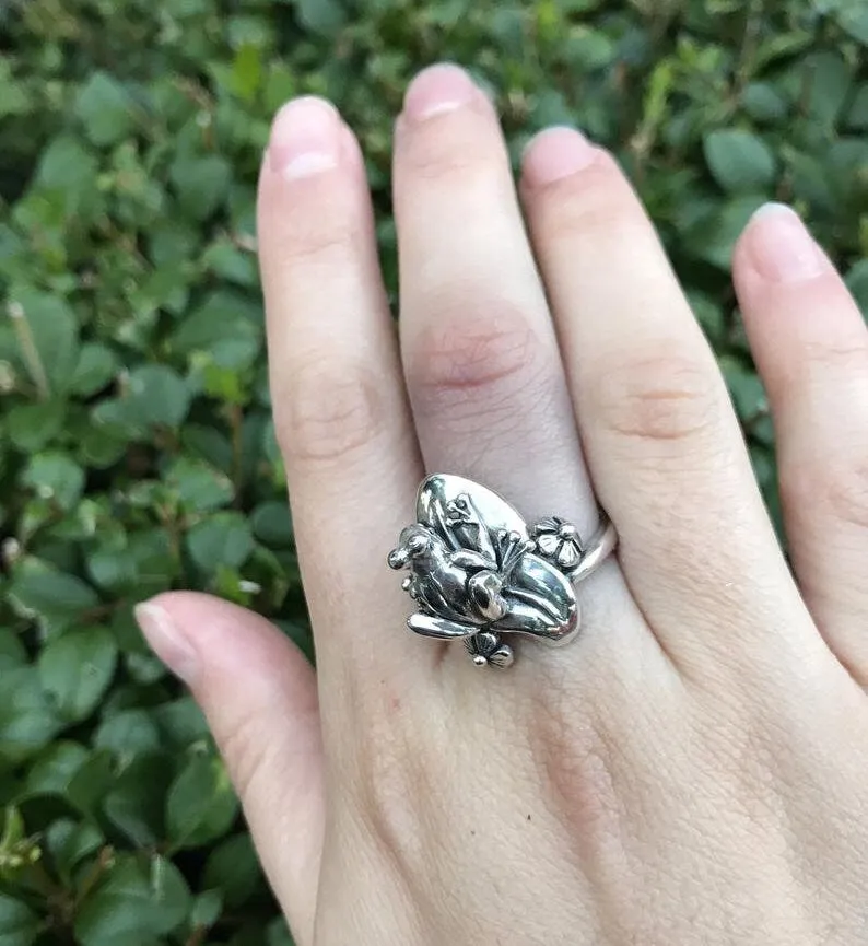 Silver Frog Ring - Small Frog Ring - Silver Animal Ring