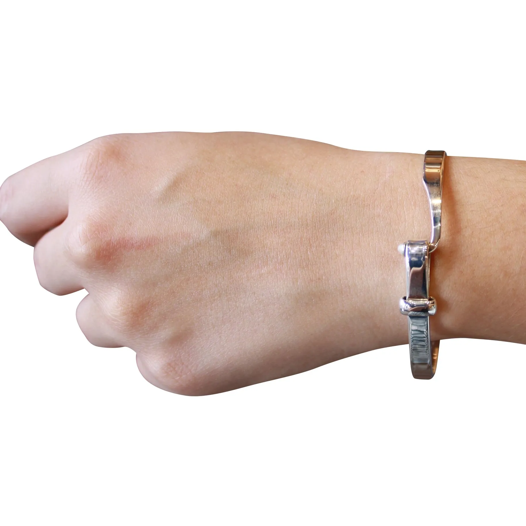 TM 16 FLAT SIDE HOOK BRACELET