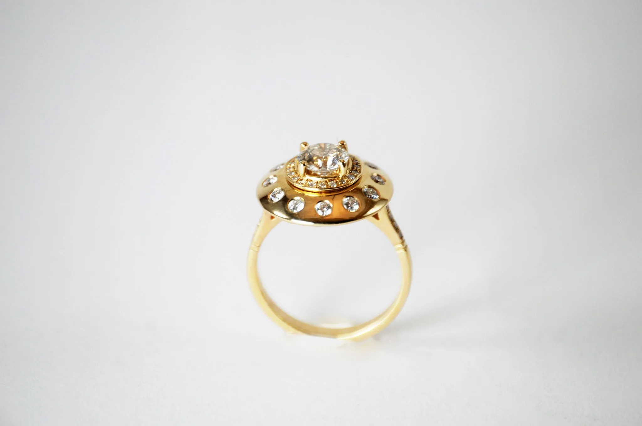 Urobune Queen UFO Ring